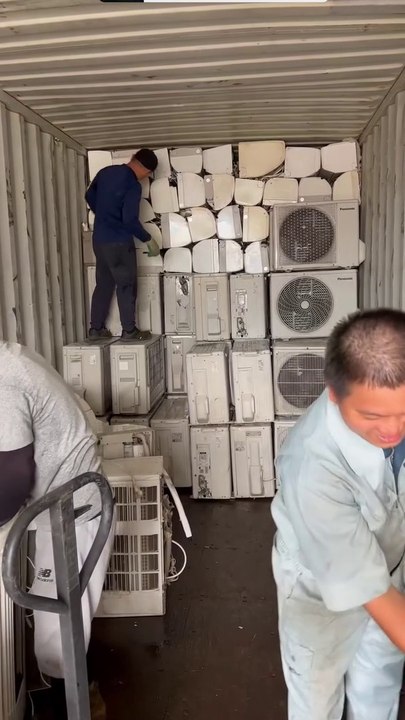 Kho bãi đủ các loại máy móc linh kiện phục vụ anh em