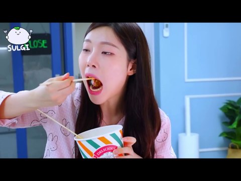 ASMR MUKBANG SULGI's Korean Snack bar (Tteokbokki, Fish cake skewers, Kimbap, Rice cake, Fries).