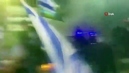 İsrail’de bir sürücü aracıyla protestocuların arasına daldı: 1 yaralı