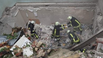 Cuatro muertos y varios heridos tras el impacto de un misil en Lviv