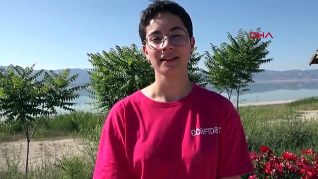 Burdur'da Yamaç Paraşütü Sporu Yapan Genç Kızın Heyecanı