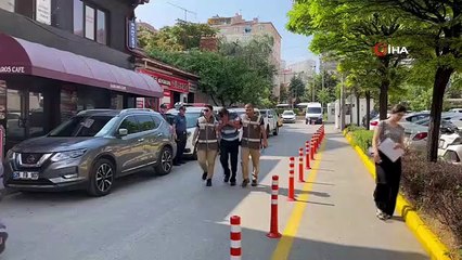Ata eziyet eden sürücü gazetecileri tehdit etti