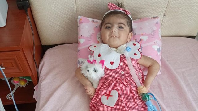 Depremden etkilenen, ambulansı kaza yapan SMA’lı Zümra, hayata direniyor