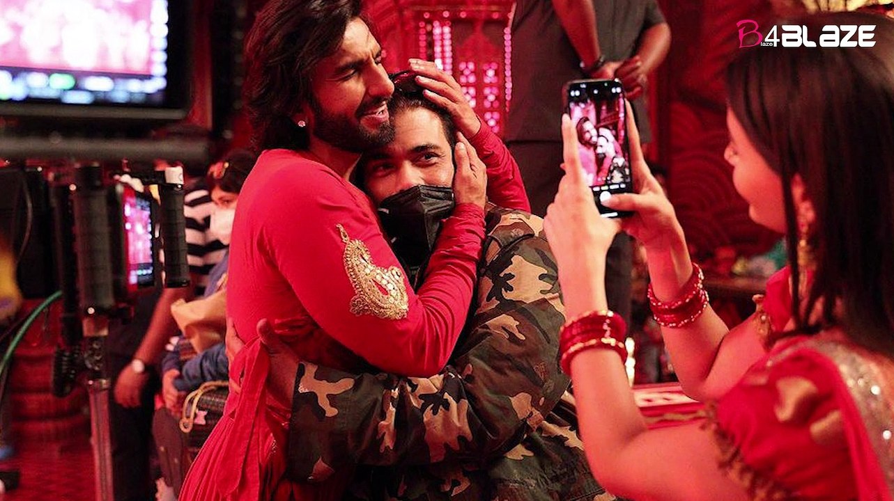 Karan Johar wishes Ranveer in unique style