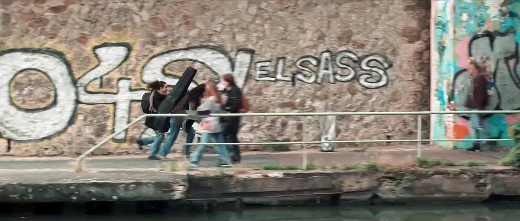 Divertimento Tráiler VO