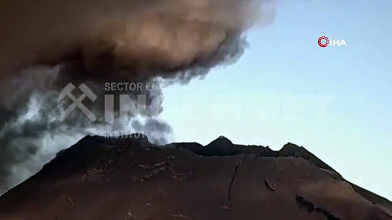 Peru'da Ubinas Yanardağı patladı, acil durum ilan edildi