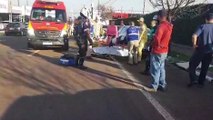 Duas pessoas ficam feridas em colisão traseira entre carro e moto na Rua Cuiabá