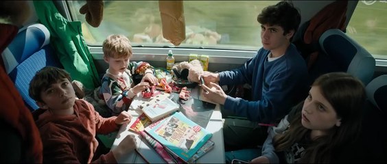 Vacaciones sin mamá Tráiler VO