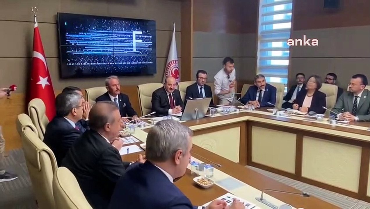 Il y a des funérailles dans le tremblement de terre qui n'ont pas pu être détectées par l'ADN