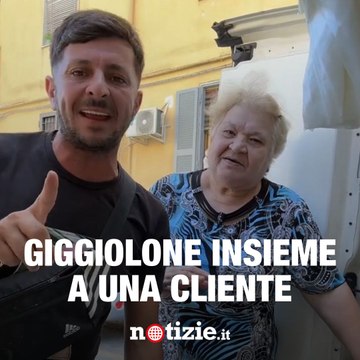 Giggiolone insieme a una delle sue clienti più affezionate