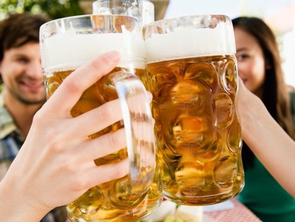 Der große Biergarten-Vergleich: Hier gibt es das günstigste Bier
