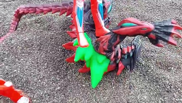ULTRAMAN UPIN IPIN KUBURKAN ULTRAMAN BELIAL PART 4