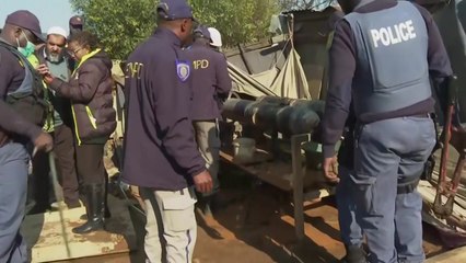 남아공, 불법 채굴 중 유독 가스 누출로 17명 사망 / YTN