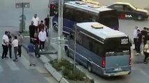 La bagarre de deux chauffeurs de minibus dans la capitale s'est reflétée sur la caméra du téléphone portable