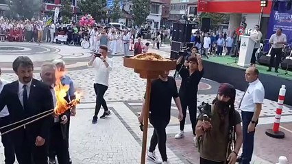 Devrek'te festival meşalesi ateşlendi