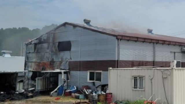 경북 문경 공장서 불...1명 연기 흡입 / YTN