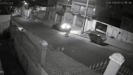 Câmera flagra fuga de assassinos de advogado