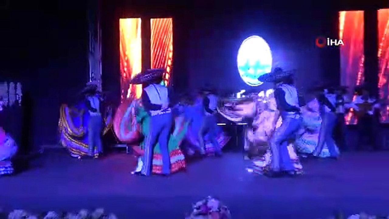 Le Mexique remporte le concours de danse folklorique Golden Carnation