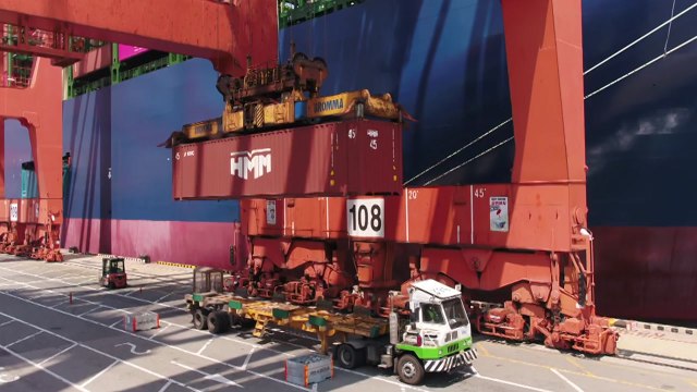 '수출 플러스' 고삐 조인다...하반기 경제 살아날까? / YTN