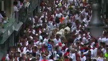 A Pamplona grande folla per la prima corsa dei tori