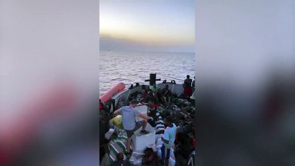 Migranti, tornano i salvataggi multipli per le ong