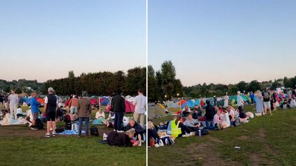 Hundreds of Wimbledon fans form long queue to get into grounds on day five