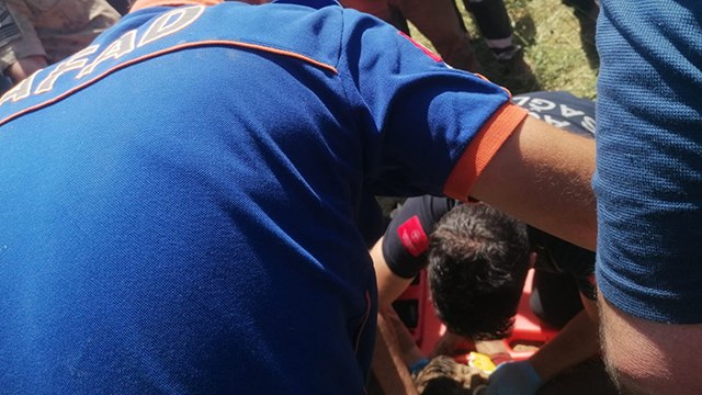 Sondaj kuyusuna düşen 12 yaşındaki Ömer'i, ekipler kurtardı