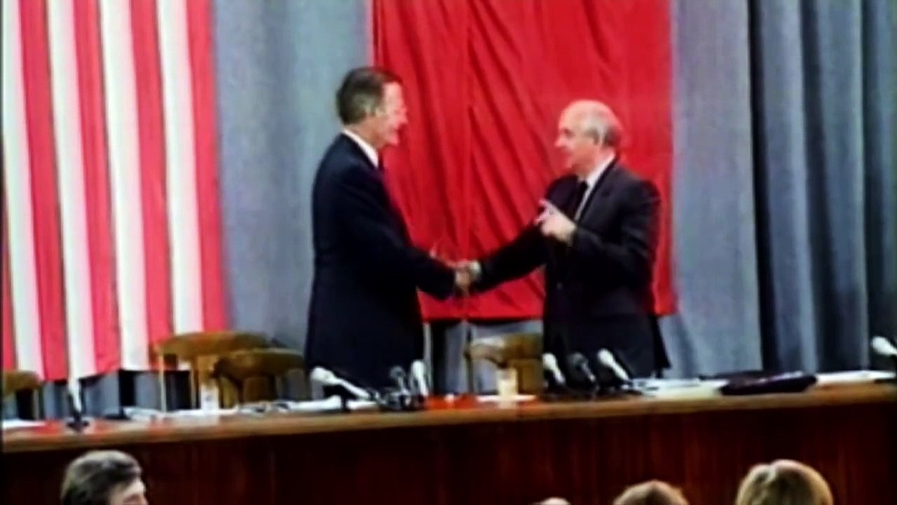 The Untold History of the United States - Bush & Clinton - Squandered Peace and New World Order