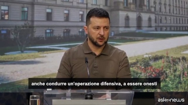 Zelensky: difficile combattere la Russia senza armi a lungo raggio