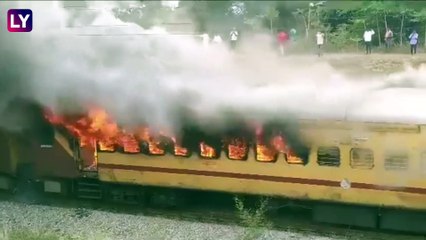 Falaknuma Express Train Fire: Three Coaches Catch Fire Between Bommaipally & Pagidipally In Telangana; No Injuries Reported