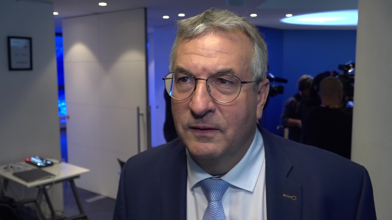 Pierre-Yves Jeholet reprend les compétences sportives et de promotion sociale après la nomination de Françoise Bertieaux