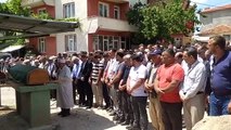 Traktör kazasında ölen eski belediye başkanı toprağa verildi