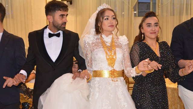 Rusya'dan Hakkari'ye gelin gelen Alona için yöresel düğün yapıldı