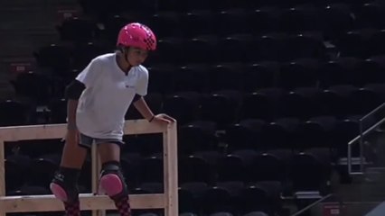 Cette fillette entre dans l'histoire du skateboard grâce à cette figure