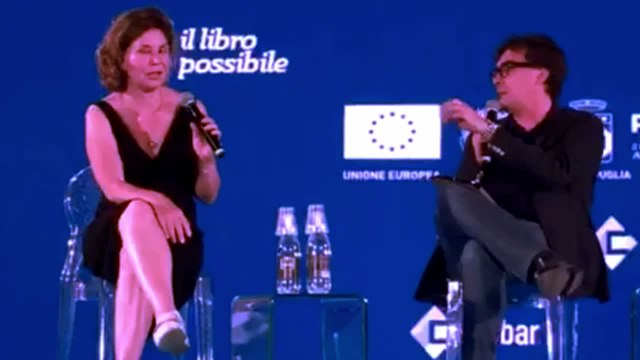 Sabina Guzzanti: La politica non si occupa mai delle cose importanti