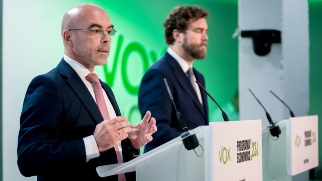 Jorge Buxadé (VOX): Una familia con cuatro hijos con rentas inferiores a 70.000 euros no pagará el IRPF