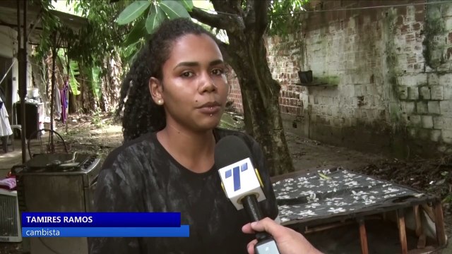 Um curto-circuito pode ter causado um incêndio que destruiu todos os móveis de uma casa