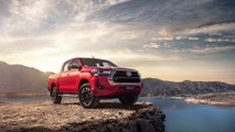 Toyota Hilux 2023 - versiones full equipo en Bolivia, Paraguay y República Dominicana