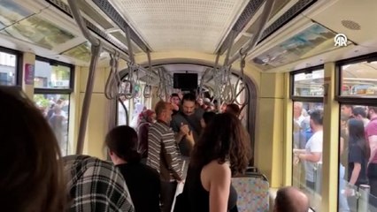 Eskişehir'de tramvaydaki kavga kameraya yansıdı