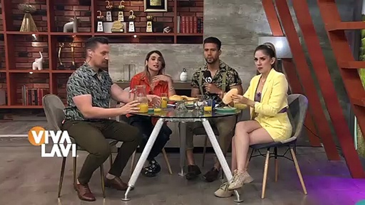 Ocho personas quedan atrapadas boca abajo en montaña rusa durante horas