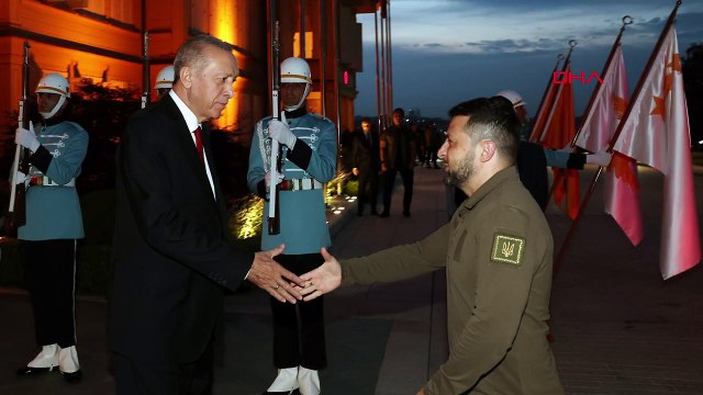 Cumhurbaşkanı Recep Tayyip Erdoğan, Ukrayna Devlet Başkanı Volodimir Zelenski'yle görüşüyor