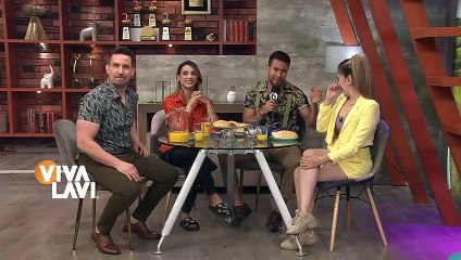 Ciclista casi es aplastado por dos tráileres en plena carretera