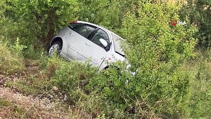 Kırmızı ışıkta bekleyen araçlara çarpıp tarlaya yuvarlandı