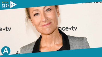 PHOTO "Hey Julian Bugier..." : Anne-Sophie Lapix, dans un look étonnant, taquine publiquement son co