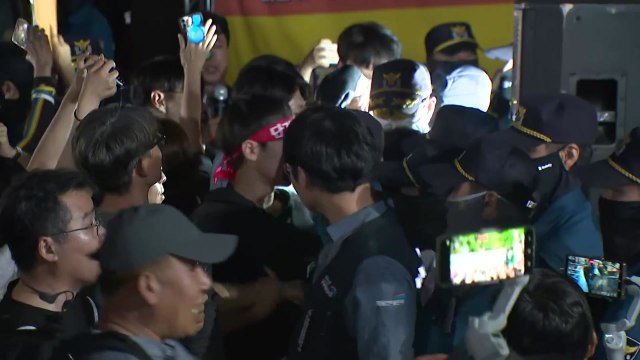 경찰-비정규직 단체 새벽 충돌... 70년대 국가 폭력 반발 / YTN