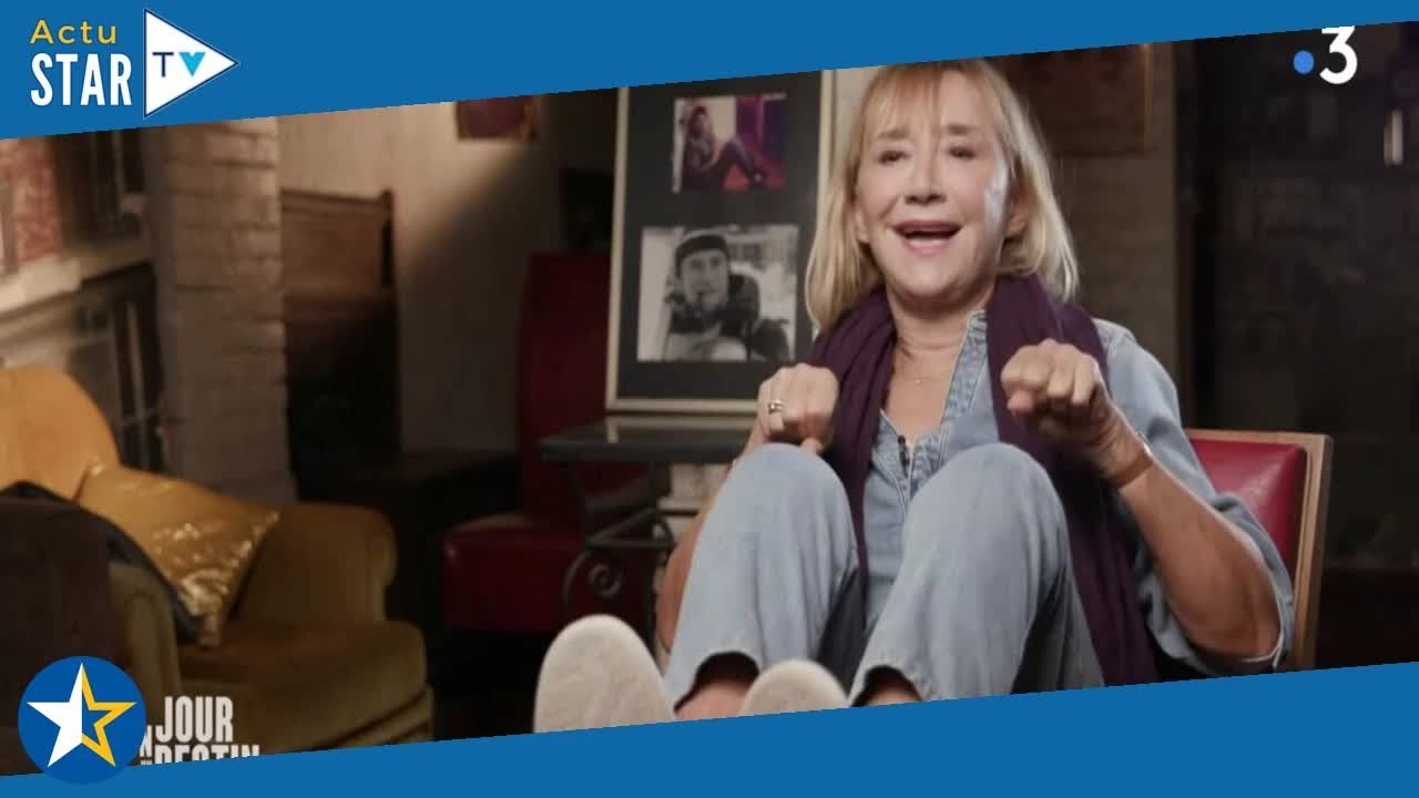 "Je me suis ouvert la jambe" : Marie-Anne Chazel dévoile les effets spéciaux modestes utilisés pour