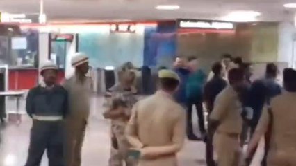 हजरतगंज मेट्रो स्टेशन को बम से उड़ाने की धमकी से मचा हड़कंप, पुलिस जांच में जुटी