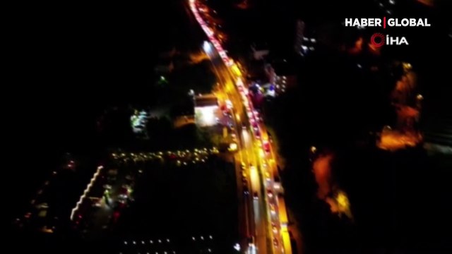 Sarp Sınır Kapısı'ndan Hopa ilçesine 20 kilometrelik 'cep telefonuna harç zammı' kuyruğu