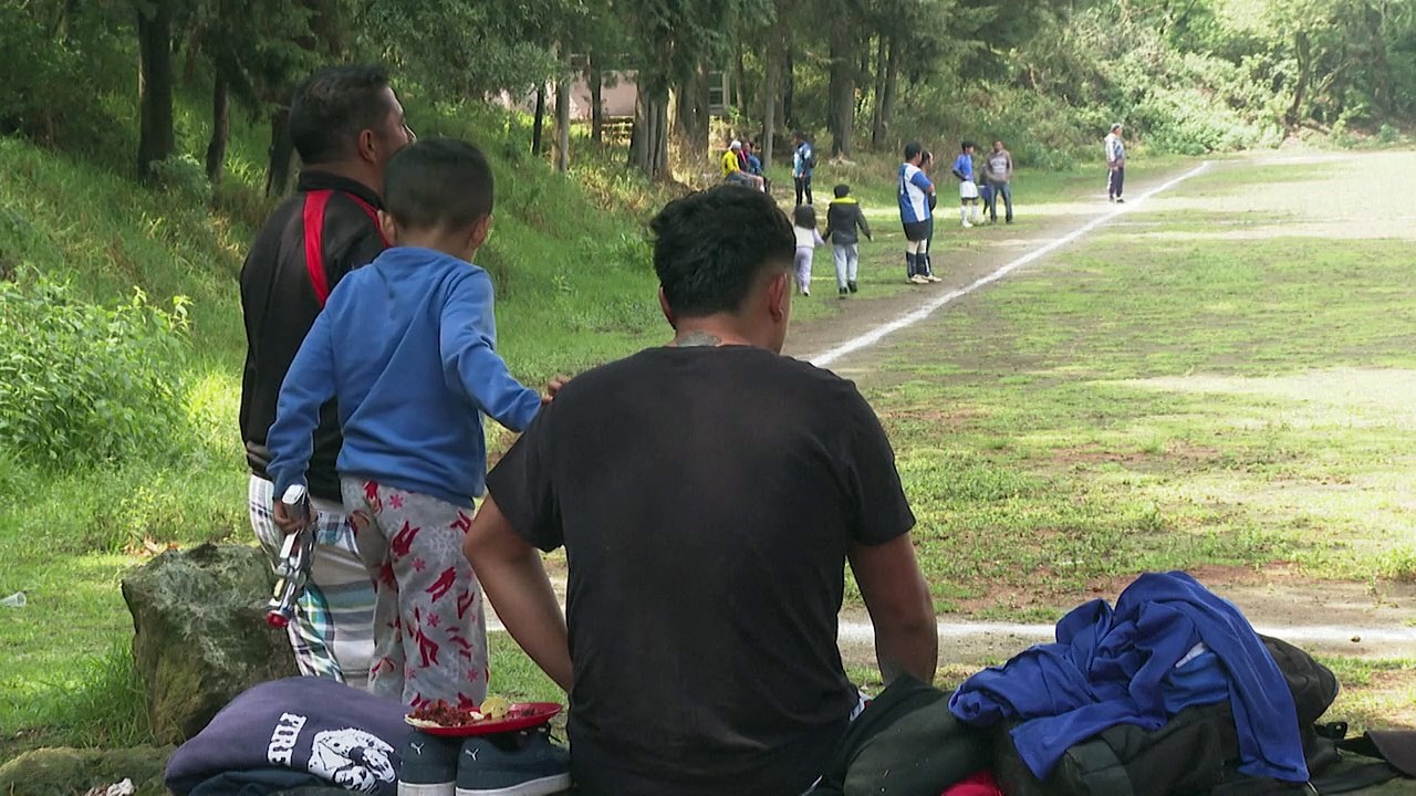 Cratera de vulcão inativo é palco de torneio de futebol na Cidade do México