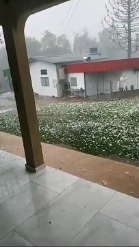 Temporal de granizo deixa desabrigados e causa emergência em três cidades de SC